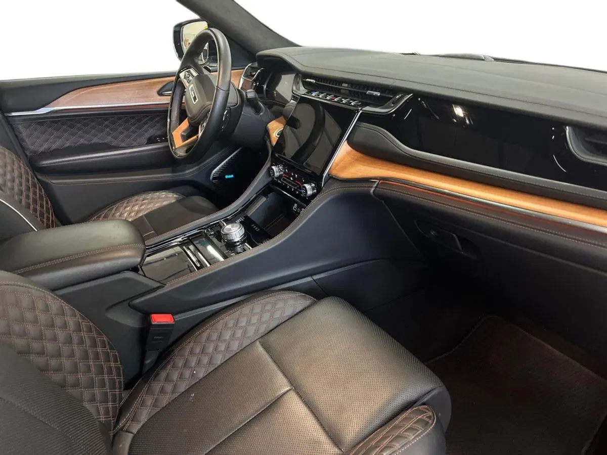 Jeep Grand Cherokee usata a Bari (9)