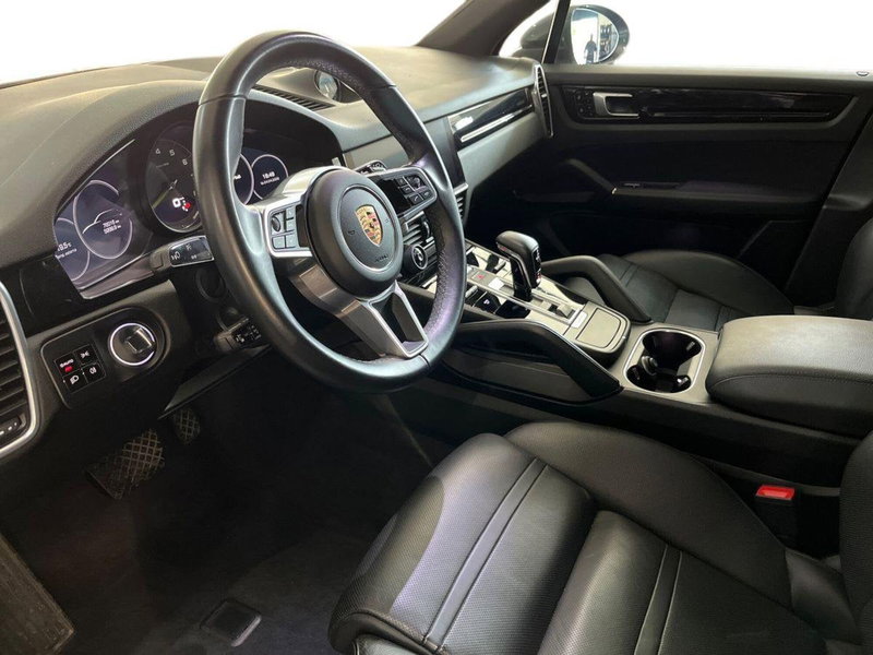Porsche Cayenne usata a Bari (10)
