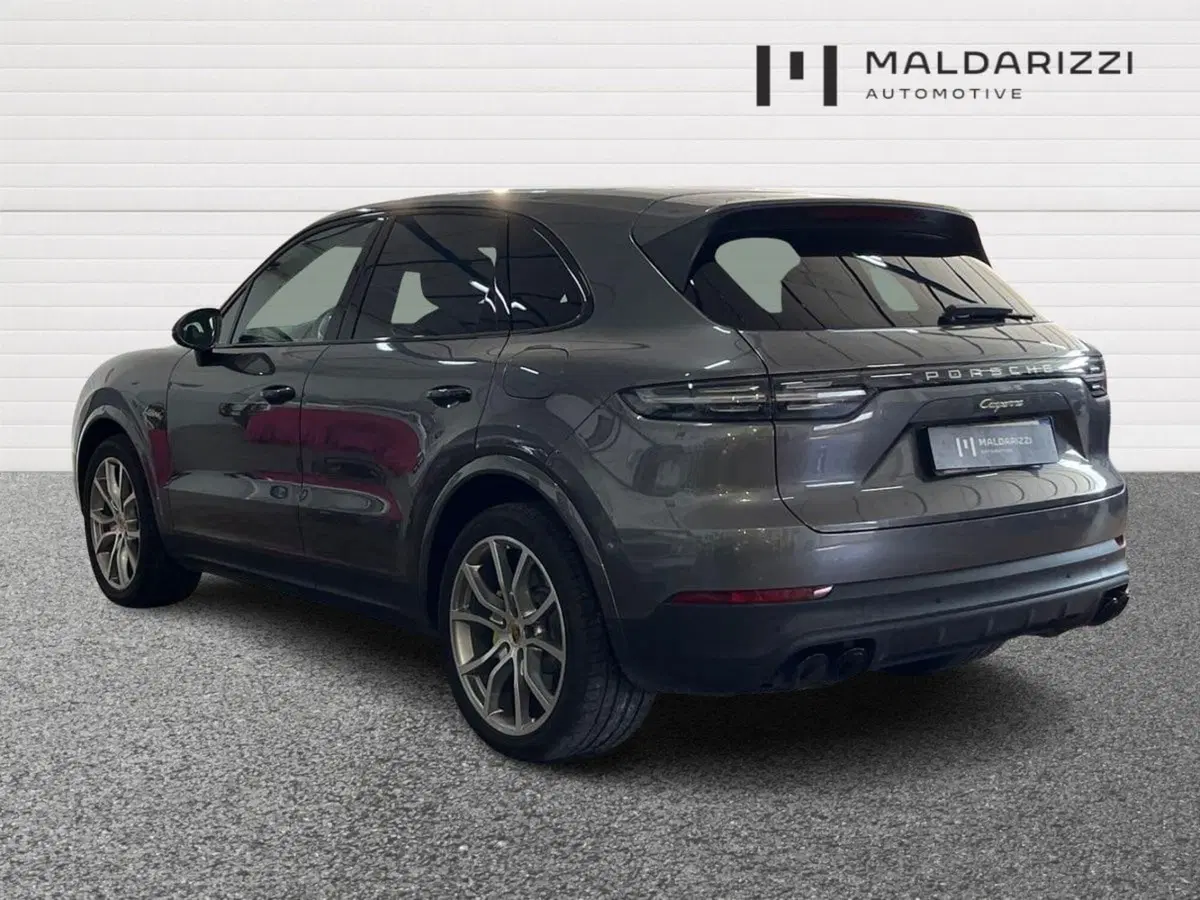 Porsche Cayenne usata a Bari (4)