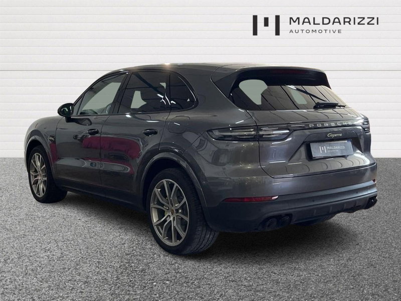 Porsche Cayenne usata a Bari (4)