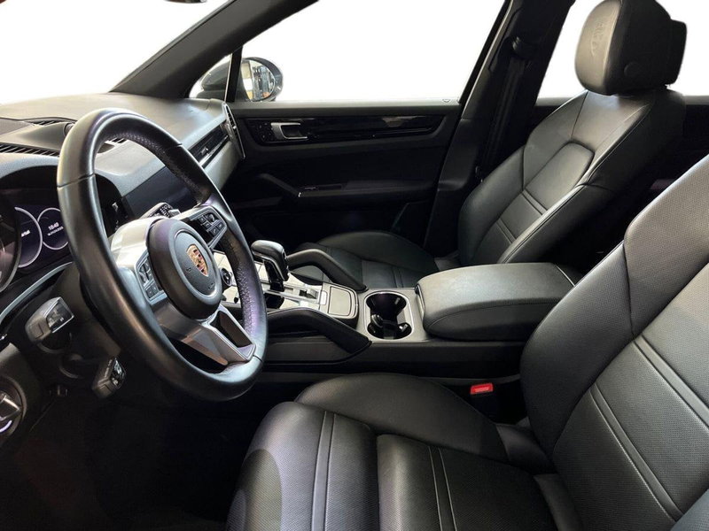 Porsche Cayenne usata a Bari (7)