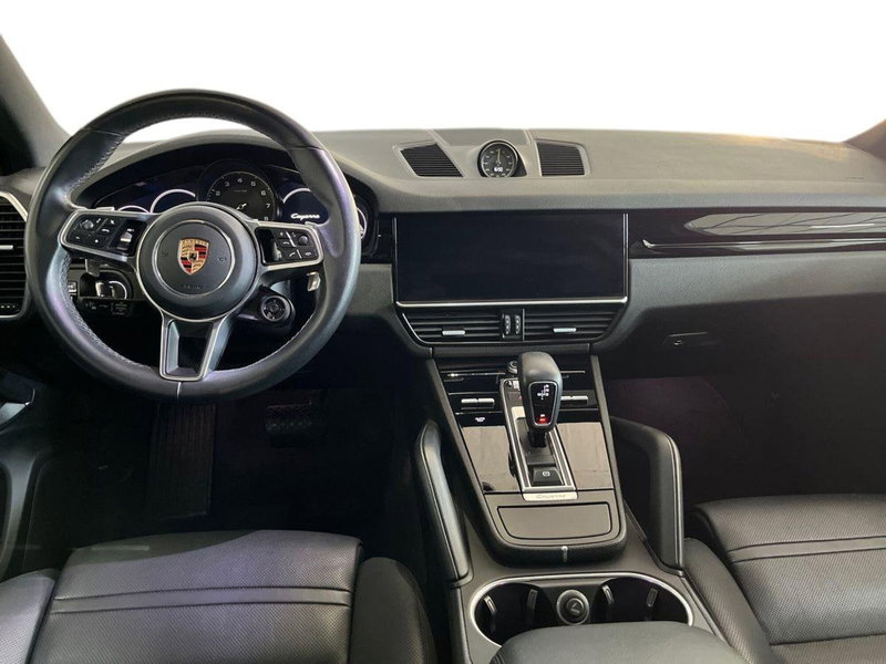 Porsche Cayenne usata a Bari (8)