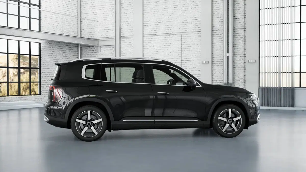 Mercedes-Benz GLB EQ nuova a Pescara (4)