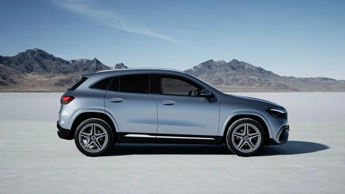 Mercedes-Benz GLA SUV nuova a Pescara (4)