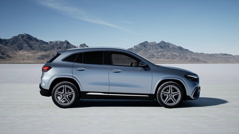 Mercedes-Benz GLA SUV nuova a Pescara (4)