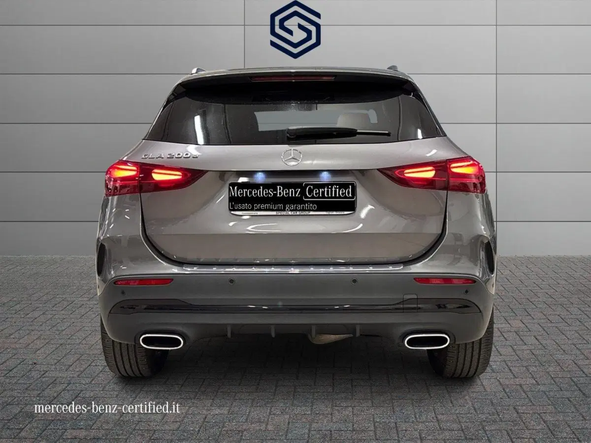 Mercedes-Benz GLA SUV usata a Cagliari (6)
