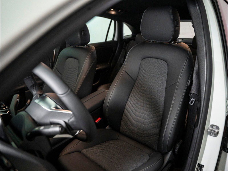 Mercedes-Benz GLA SUV nuova a Macerata (11)