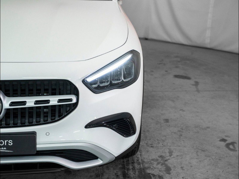Mercedes-Benz GLA SUV nuova a Macerata (6)