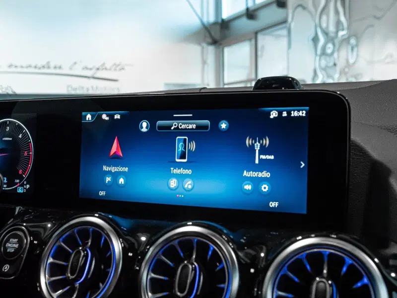 Mercedes-Benz GLA SUV nuova a Ancona (18)