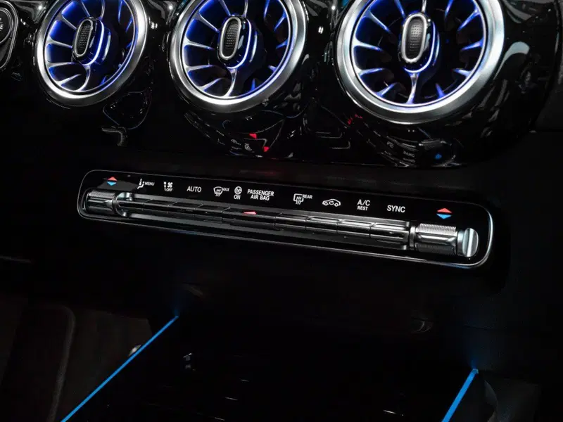 Mercedes-Benz GLA SUV nuova a Ancona (20)