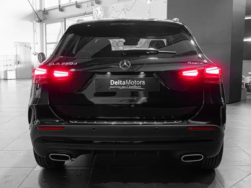 Mercedes-Benz GLA SUV nuova a Ancona (3)