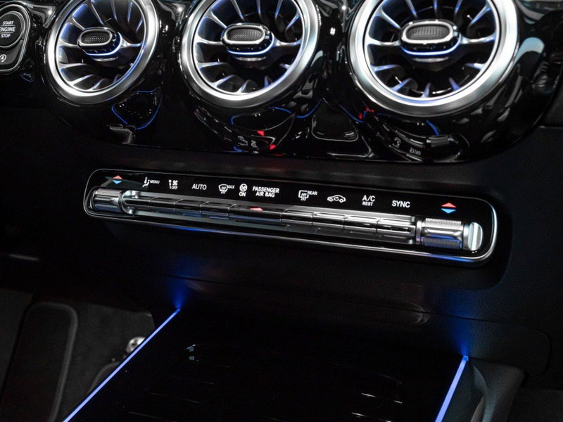 Mercedes-Benz GLA SUV nuova a Ancona (20)