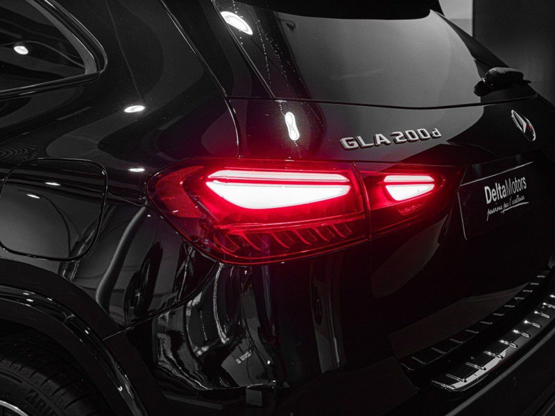 Mercedes-Benz GLA SUV nuova a Ancona (8)