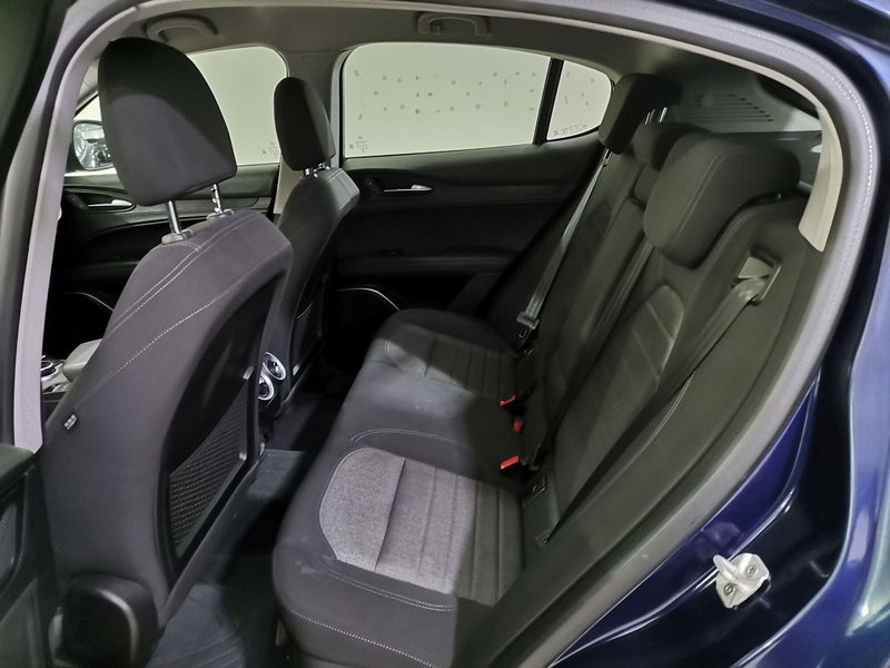 Alfa Romeo Stelvio usata a Salerno (10)