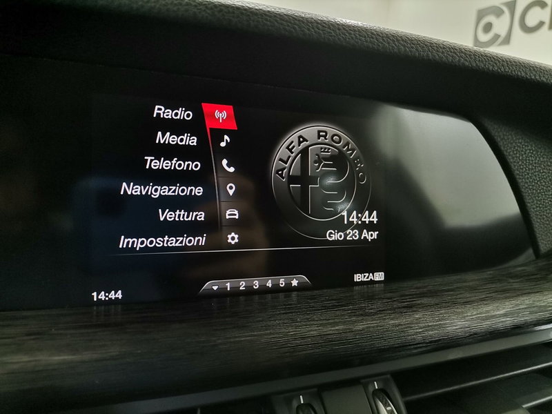 Alfa Romeo Stelvio usata a Salerno (13)