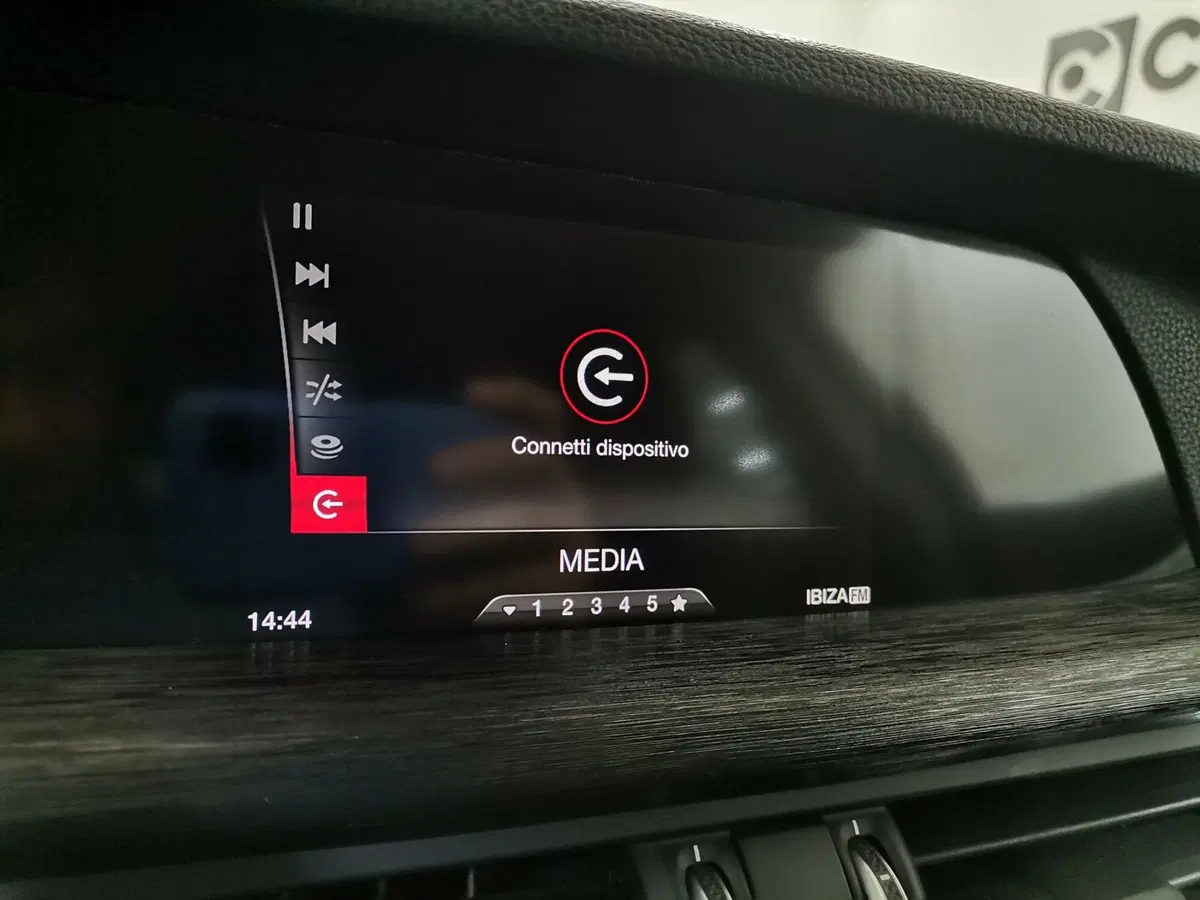 Alfa Romeo Stelvio usata a Salerno (14)