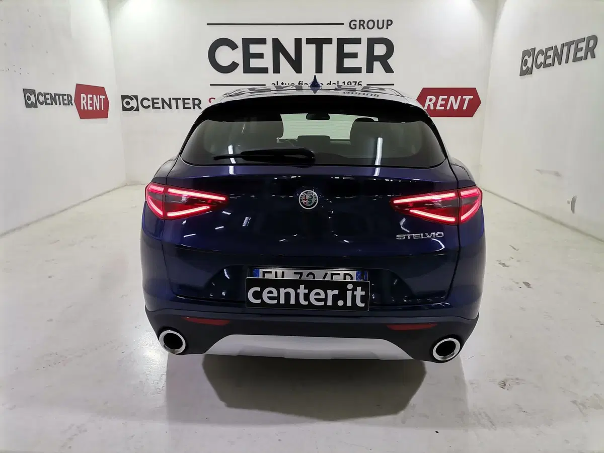 Alfa Romeo Stelvio usata a Salerno (5)