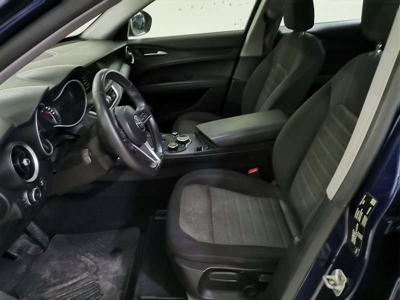 Alfa Romeo Stelvio usata a Salerno (9)