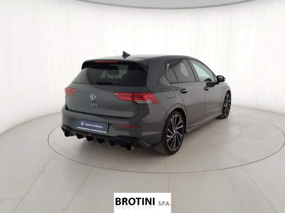 Volkswagen Golf usata a Massa-Carrara (3)