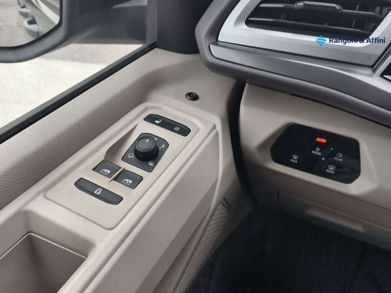 Volkswagen Multivan usata a Brescia (16)