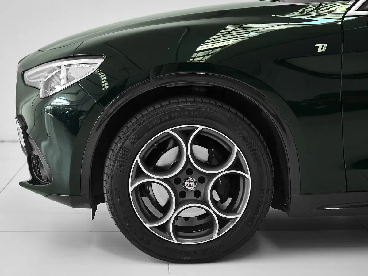 Alfa Romeo Stelvio usata a Prato (5)