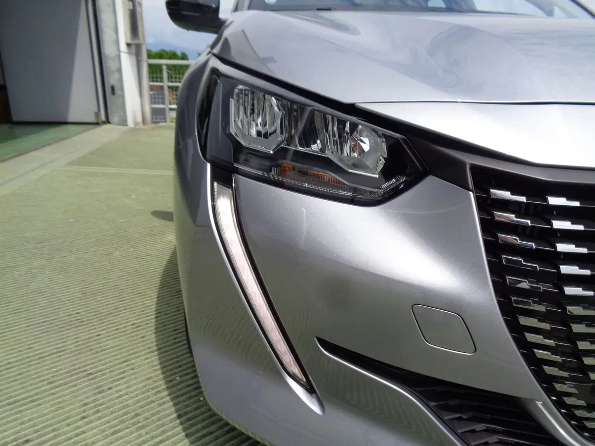 Peugeot 208 usata a Treviso (5)
