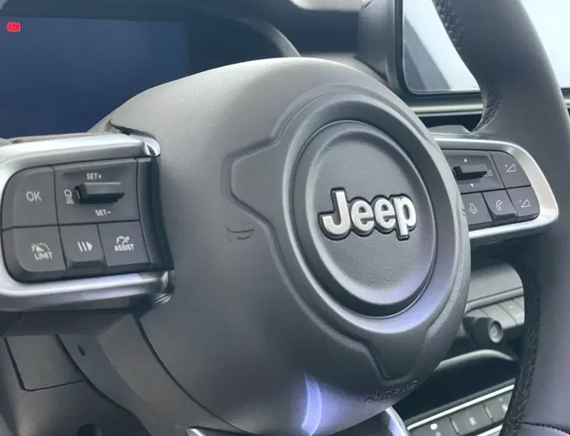 Jeep Avenger nuova a Perugia (15)