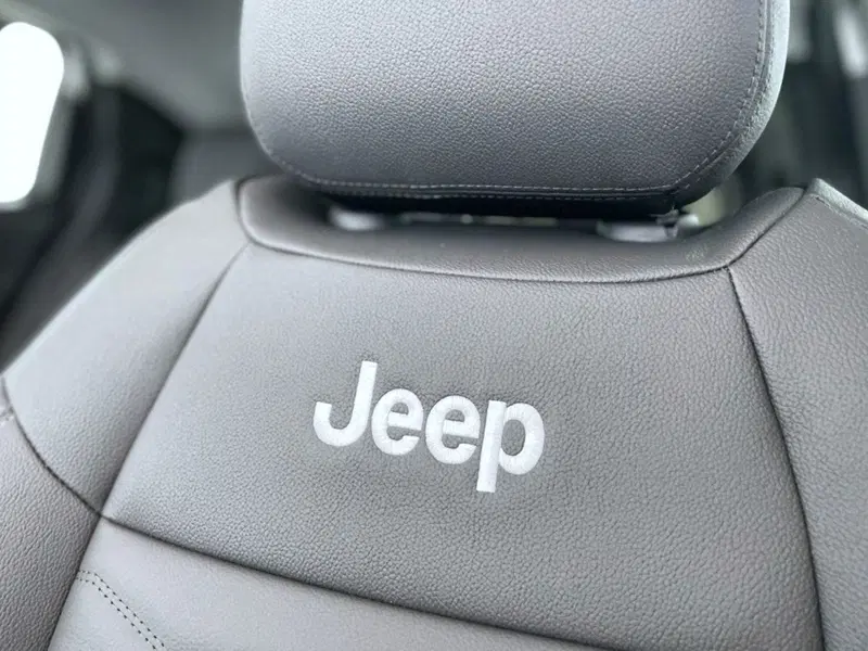 Jeep Avenger nuova a Perugia (19)