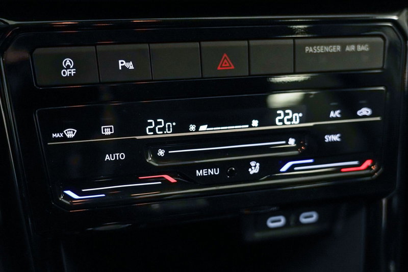 Volkswagen T-Cross usata a Varese (11)