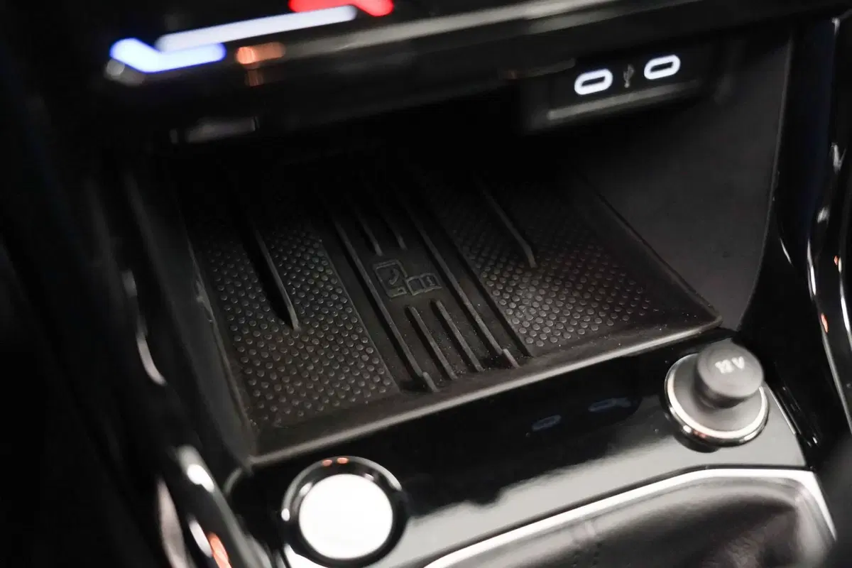 Volkswagen T-Cross usata a Varese (14)