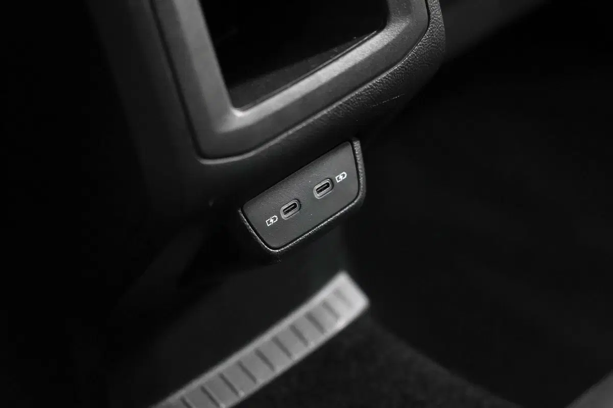 Volkswagen T-Cross usata a Varese (16)