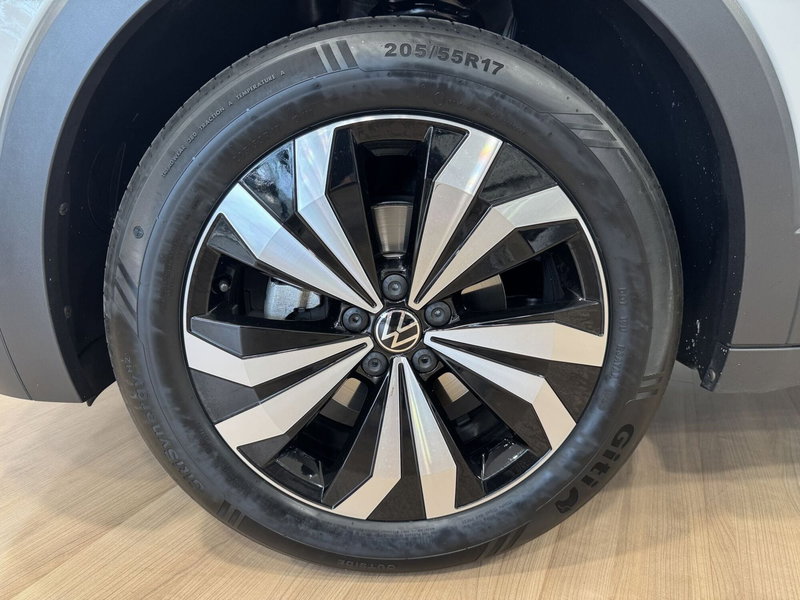 Volkswagen T-Cross usata a Varese (3)