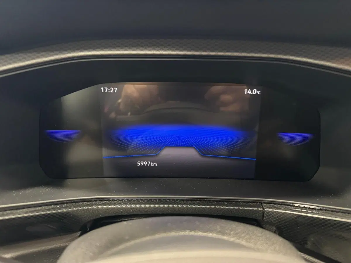 Volkswagen T-Cross usata a Varese (6)