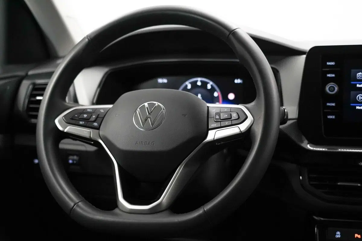 Volkswagen T-Cross usata a Varese (8)