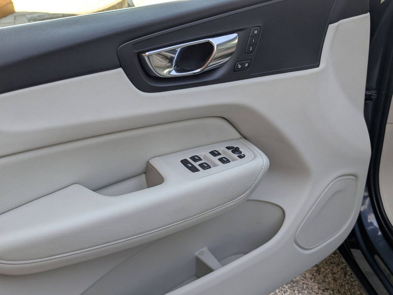 Volvo XC60 usata a Pescara (10)