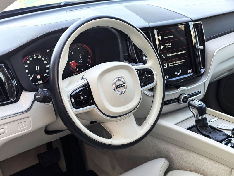 Volvo XC60 usata a Pescara (11)