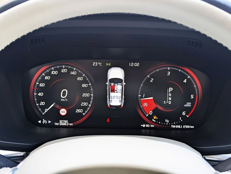 Volvo XC60 usata a Pescara (12)
