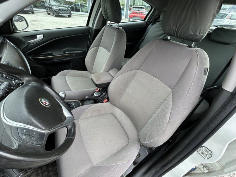 Alfa Romeo Giulietta usata a Cuneo (6)