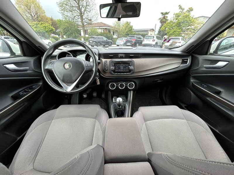 Alfa Romeo Giulietta usata a Cuneo (8)