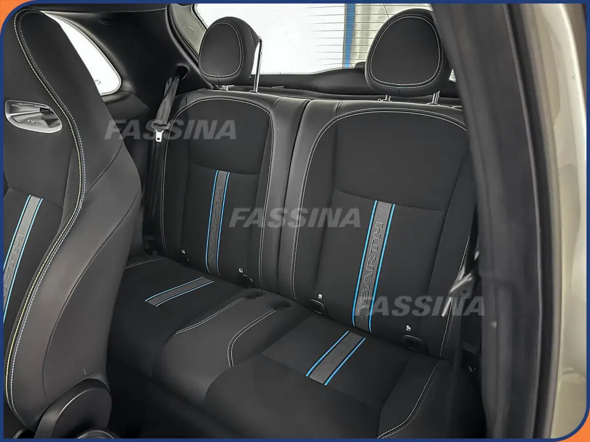 Abarth 500e usata a Milano (10)