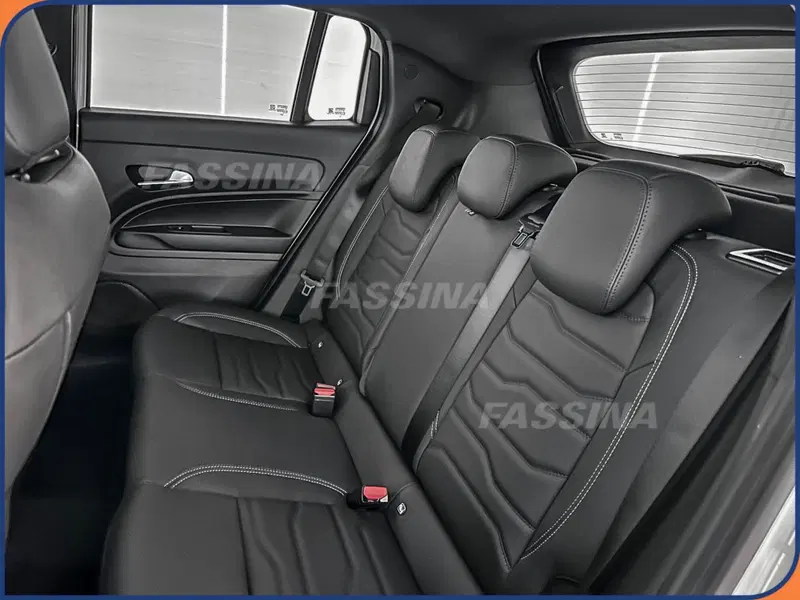 Jeep Avenger nuova a Milano (11)