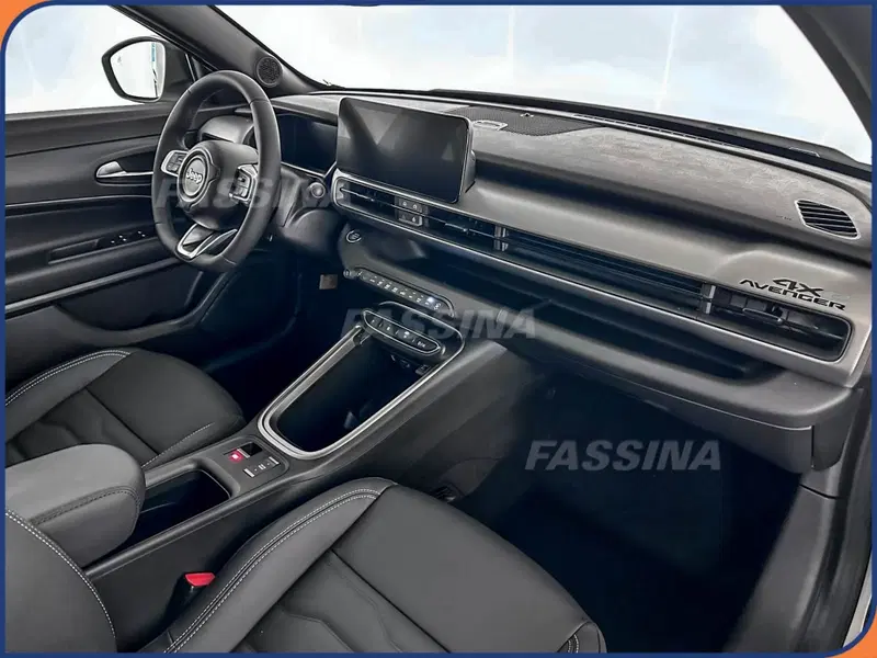 Jeep Avenger nuova a Milano (12)