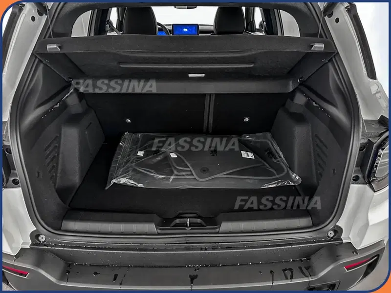 Jeep Avenger nuova a Milano (14)