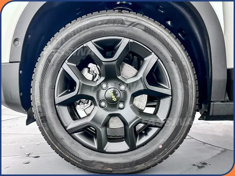 Jeep Avenger nuova a Milano (7)
