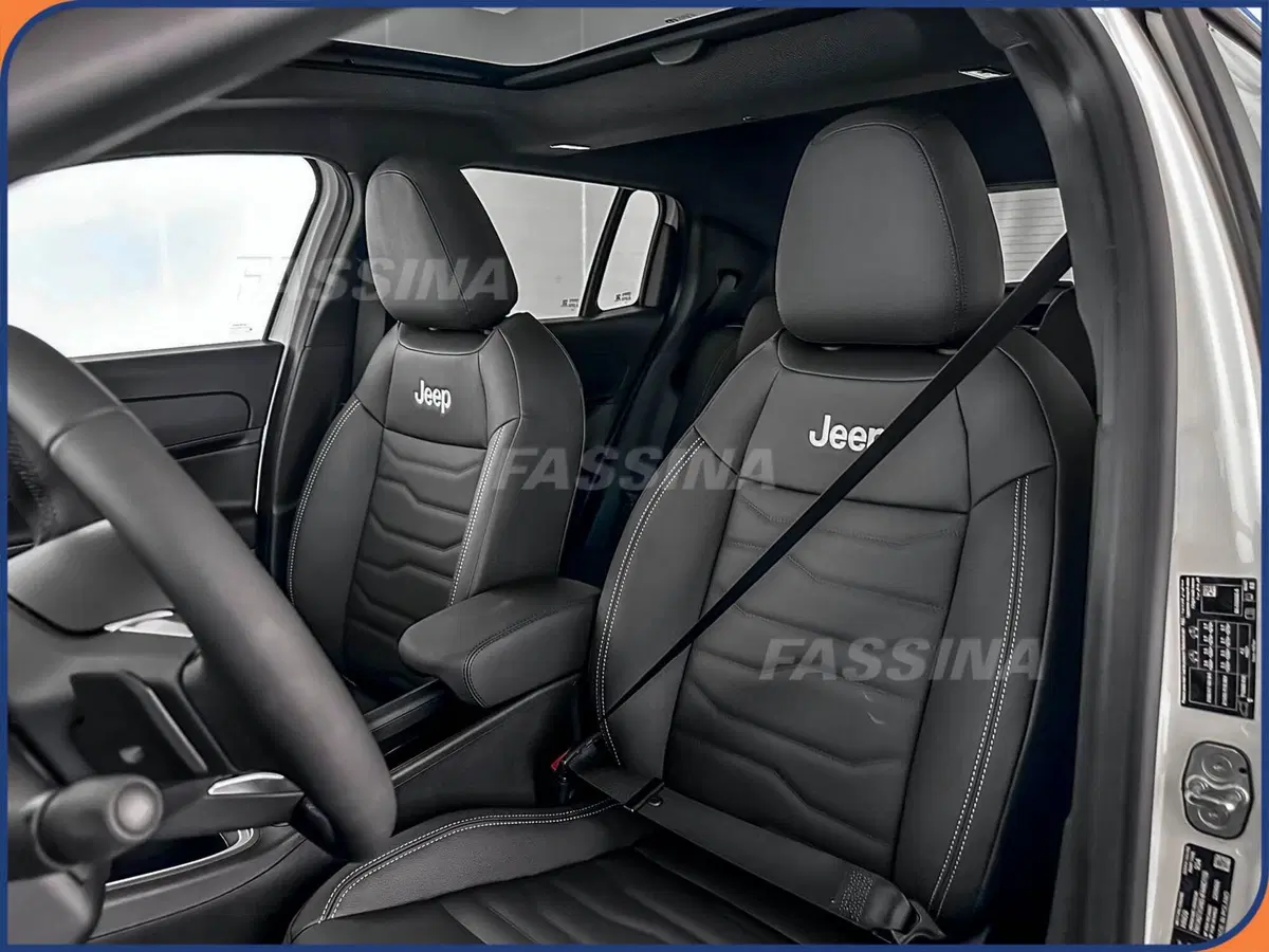 Jeep Avenger nuova a Milano (8)