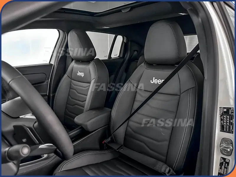 Jeep Avenger nuova a Milano (8)