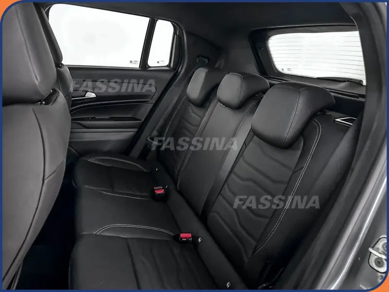 Jeep Avenger nuova a Milano (10)