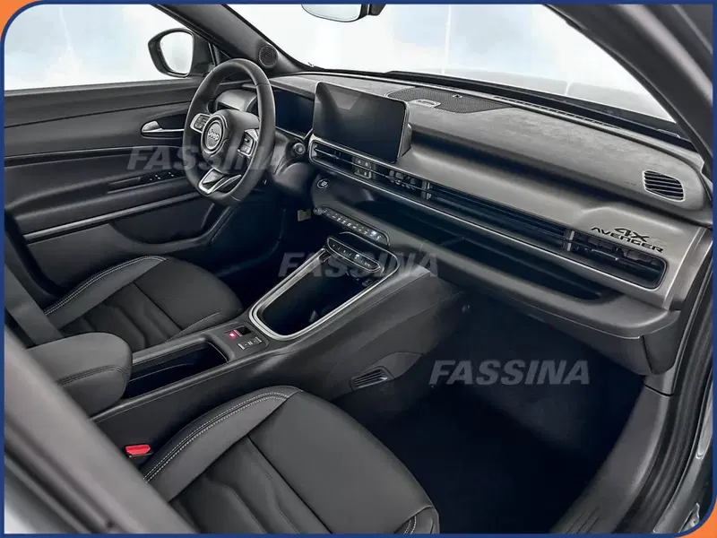 Jeep Avenger nuova a Milano (13)