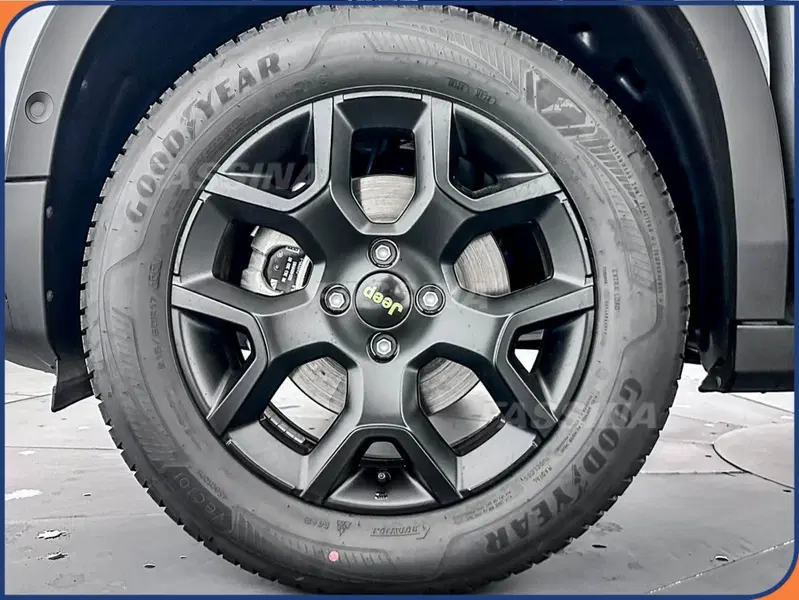 Jeep Avenger nuova a Milano (7)