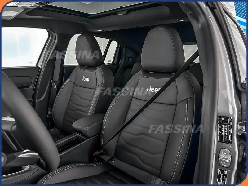 Jeep Avenger nuova a Milano (8)
